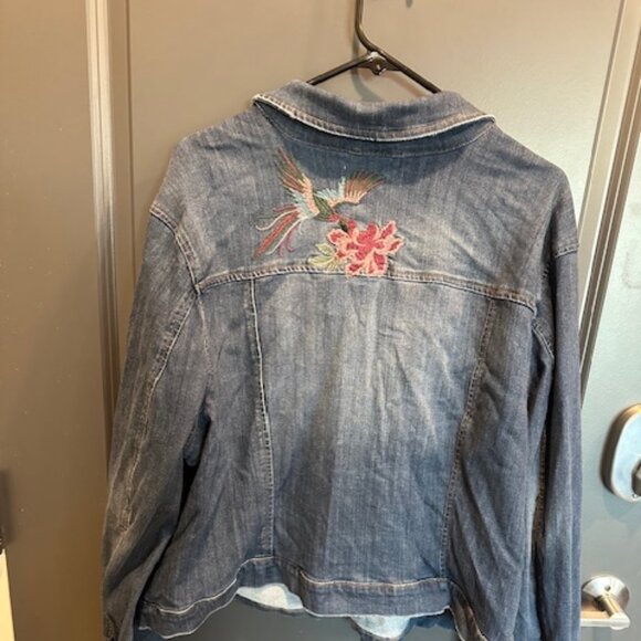 Billy T 2X Light Jean Jacket with Flowers - Picture 2 of 4